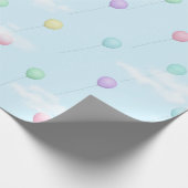 Luftballons im blauen Himmel mit Wolken Geschenkpapier (Ecke)