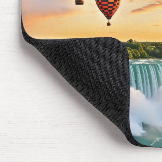 Luftballons über Niagrafälle Mousepad (Ecke)