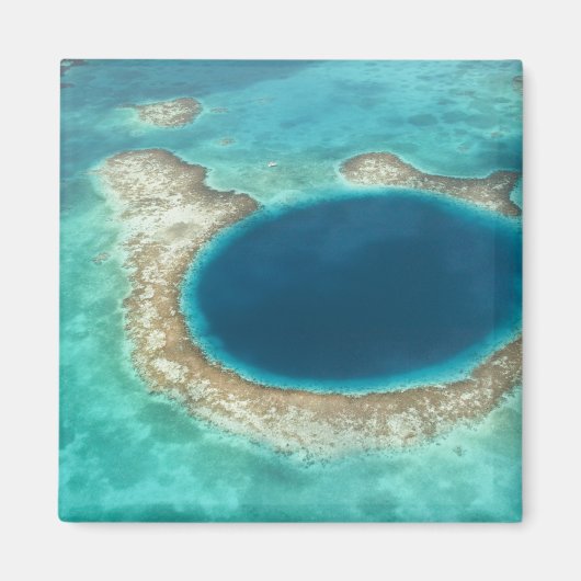 Luftbild Blue Hole, Segelboot verankert Magnet (Vorne)