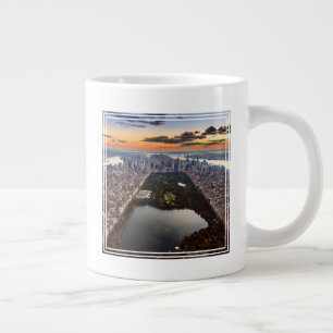 Luftbild des Central Park bei Sonnenuntergang Jumbo-Tasse