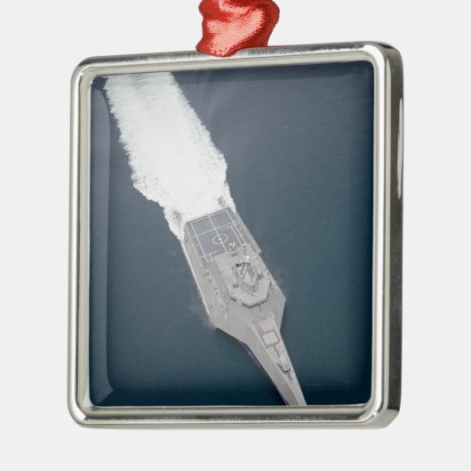 Luftbild des Küstenkampfschiffs Ornament Aus Metall (Links)