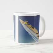 Luftbild eines Vintagen Kreuzfahrtschiffs im Ozean Jumbo-Tasse (Vorderseite Rechts)