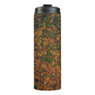 Luftbildaufnahmen von Wäldern Thermosbecher