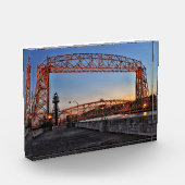Luftbrücke und Leuchtturm Duluth Minnesota Fotoblock (Links)