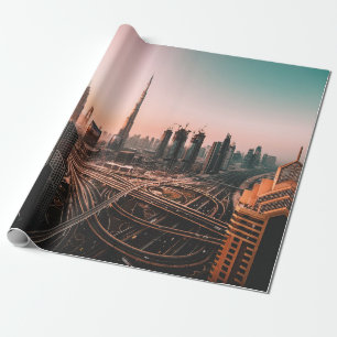 LUFTFAHRT FOTO DER STADT, UMGEBEN VON HOHEM RI GESCHENKPAPIER