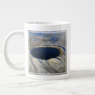 Luftschiff Pingualuit Krater, Quebec, Kanada. Jumbo-Tasse