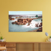 Luftsicht auf Wasserfälle und Brücke Leinwanddruck (Insitu (Wohnzimmer))