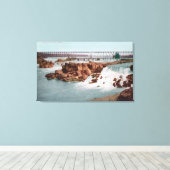 Luftsicht auf Wasserfälle und Brücke Leinwanddruck (Insitu (Holzboden))