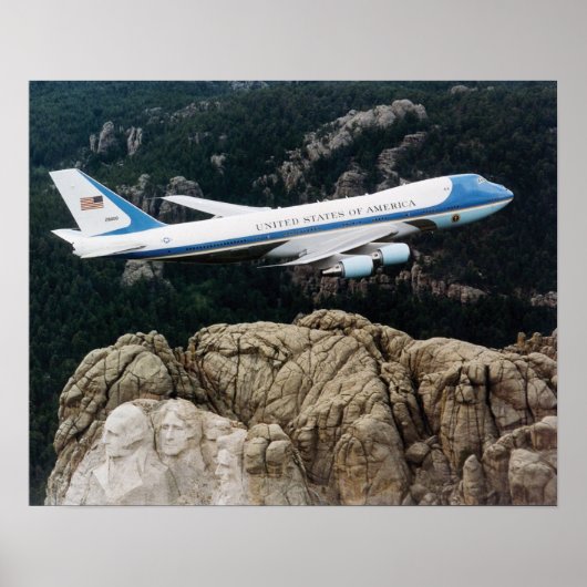 Luftwaffe 1 fliegt über Mount Rushmore Poster (Vorne)