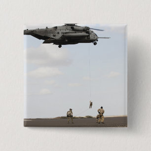 Luftwaffe pararescuemen leiten einen Kampfeinsatz Button