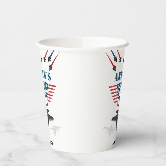 Luftwaffenflugzeug-Pilot Geburtstag Pappbecher (Links)