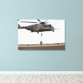 Luftwaffenparareskuemen führen Kampfeinsatz 3 Leinwanddruck (Insitu (Holzboden))