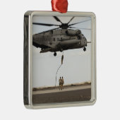 Luftwaffenparareskuemen führen Kampfeinsatz 3 Silbernes Ornament (Rechts)