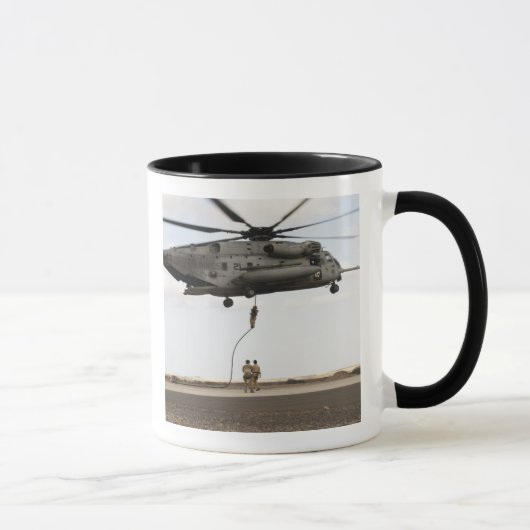 Luftwaffenparareskuemen führen Kampfeinsatz 3 Tasse (Rechts)