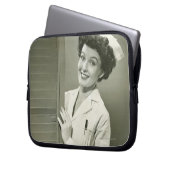 Lugende Krankenschwester Laptopschutzhülle (Vorderseite Links)