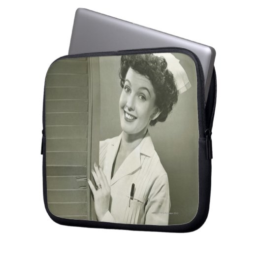 Lugende Krankenschwester Laptopschutzhülle (Vorderseite Links)