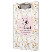 Luke 1:45 Gesegnet ist Sie Aquarell Rosa Blütenbra Klemmbrett (Links)