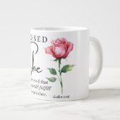 Luke 1:45 Gesegnet ist Sie Rose Blume Jumbo-Tasse (Vorderseite Rechts)