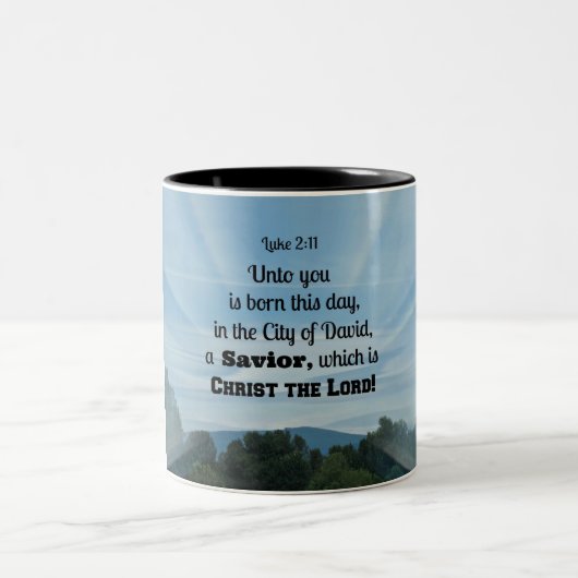 Luke 2:11 Für euch ist heute geboren, in Zweifarbige Tasse (Mittel)