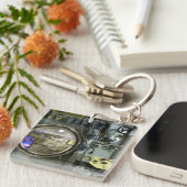 Luke auf einem alten Retro-U-Boot Schlüsselanhänger (Vorderseite rechts)