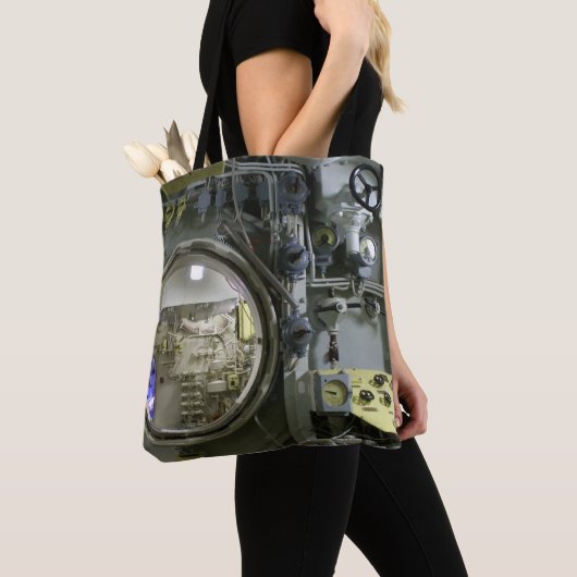 Luke auf einem alten Retro-U-Boot Tasche (Von Nahem)