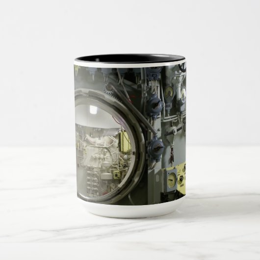 Luke auf einem alten Retro-U-Boot Tasse (Zentrum)