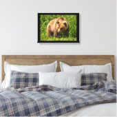 Lumbering Grizzly Bear Canvas Print Leinwanddruck (Insitu (Schlafzimmer))