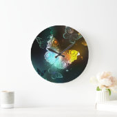 Luminous Butterfly and Night butterflies Große Wanduhr (Zuhause)