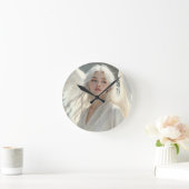 Luminous Guardian - Engel der Silberdämmerung Runde Wanduhr (Zuhause)