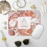 LUMINOUS ROSE Elegante Moderne Blumenmonogramm<br><div class="desc">LUMINOUS ROSE Elegant Modern Floral Name Monogram Mouse Pad - Schenken Sie ein Geschenk, das mit diesem wunderschönen Mauskissen mit einem leuchtenden Bouquet aus rosa Rosen und Pony, über einem schönen rosa und blauen Aquarellhintergrund, sicherlich geschätzt wird. Eine elegante, weiße Siebschicht, die von einem äußeren Imitat umgeben ist, umrahmt von...</div>