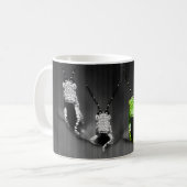 Lumpy Green Bug Kaffeetasse (Vorderseite Links)