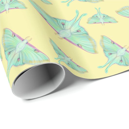 Luna Moth auf Gelb Geschenkpapier (Rolleneckpunkt)