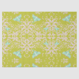 Luna Moth on Lime Seidenpapier