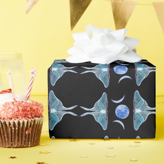 Luna Moth Triple Moon auf schwarz Geschenkpapier (Geburtstagsparty)