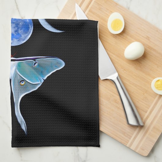 Luna Moth Triple Moon auf schwarz Geschirrtuch (Viertel Falte)