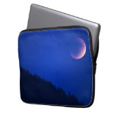 Lunar Eclipse über Wald | Zug, Schweiz Laptopschutzhülle (Vorderseite Links)