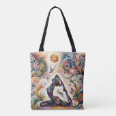 Lunar Harmony Yoga Posen im Garten mit Blume Tasche (Rückseite)