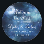 Lunar Sky Full Moon Celestial Monogram Wedding Runder Aufkleber<br><div class="desc">Lunar Sky Full Moon Celestial Galaxy Watercolor Design, mit nächtlichen Sternen, und glühender Moon Design auf einem luxuriösen Navy Blue, Bale Blue, und Hinweise auf lila Aquarellstruktur. Mit modernen Typografie-Script-Schriftart. Ein trendiges Magisches Design - Personalisierte Aufkleber für die Bezeichnung von Monogrammen für Hochzeiten! ~ Karo mein Shop zu sehen, die...</div>