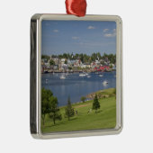 Lunenberg, Nova Scotia, Kanada. Silbernes Ornament (Rechts)