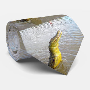 Lunging Australian Crocodile, Krawatte