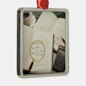 Lupe, die molekulares Diagramm vergrößert Ornament Aus Metall (Rechts)