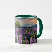 Lupine-Feld in Neuseeland Tasse (VorderseiteRechts)