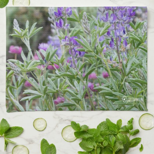 Lupine-Wildblumen-Tee-Tuch Geschirrtuch (Gefaltet)