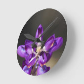 Lupine Wonder Runde Wanduhr (Winkel)