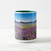 Lupinen in Bloom | Kenai Mountains, Alaska Tasse (Zentrum)