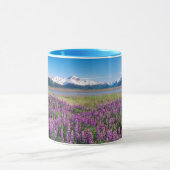 Lupinen in Bloom | Kenai Mountains, Alaska Tasse (Zentrum)