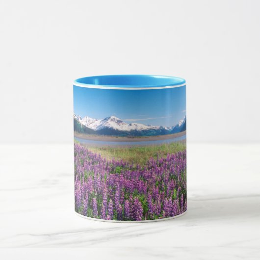 Lupinen in Bloom | Kenai Mountains, Alaska Tasse (Zentrum)