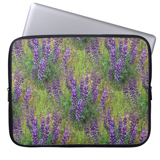 Lupines Galore... Laptopschutzhülle (Vorderseite)