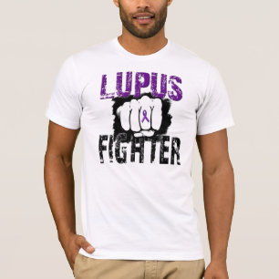 Lupus-Kämpfer mit der Faust T-Shirt