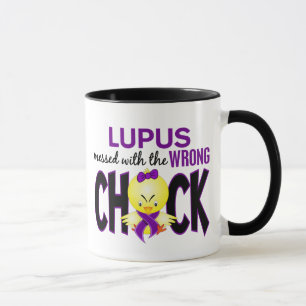 Lupus verwirrt mit dem falschen Küken Tasse